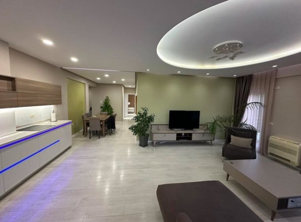 Tirane, jepet me qera apartament 2+1+Aneks+Ballkon Kati 4, 189 m² 1.100 € (Liqeni I That)