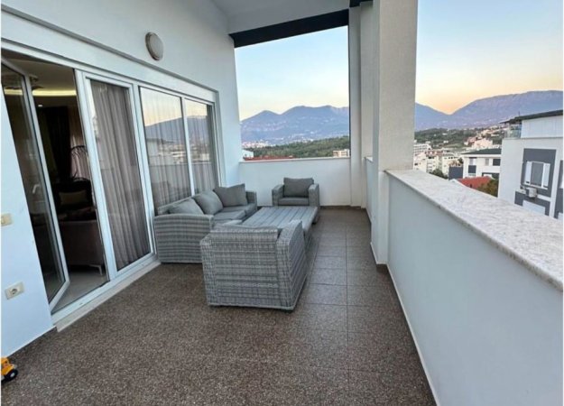 Tirane, jepet me qera apartament 2+1+Aneks+Ballkon Kati 4, 189 m² 1.100 € (Liqeni I That)