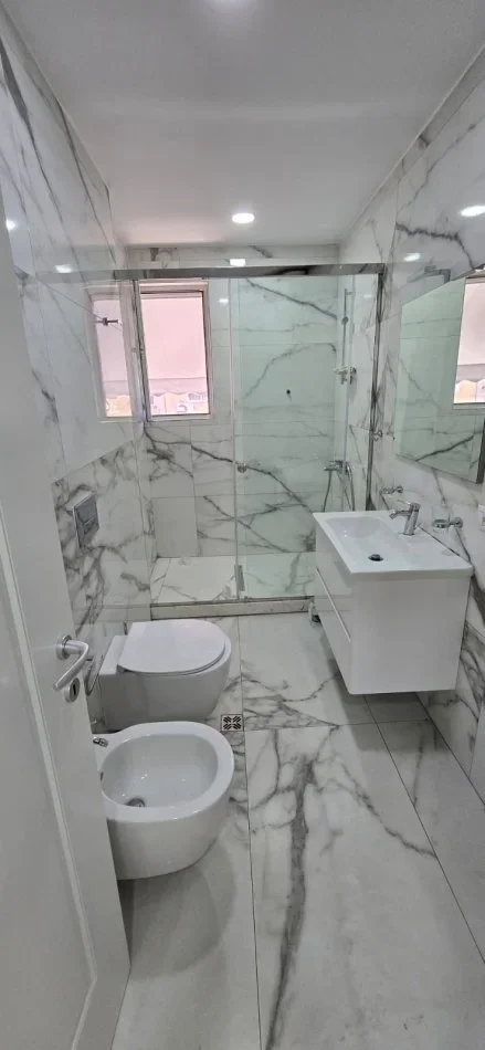 Tirane, shitet apartament Kati 3, 83 m² 158.000 € (Rruga e Kavajës)