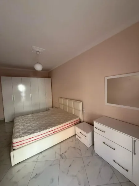 Tirane, jepet me qera apartament 2+1+Ballkon Kati 4, 100 m² 450 € 