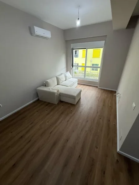 Tirane, shitet apartament 1+1+Ballkon Kati 3, 53 m² 95.000 € 