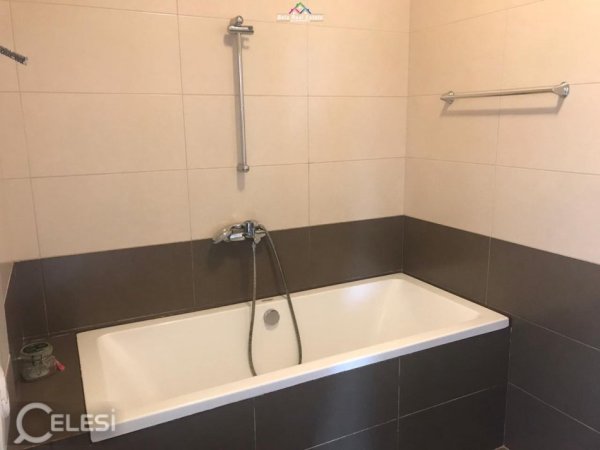 Tirane, jepet me qera apartament 2+1 Kati 6, 107 m² 700 € (vasil shanto)