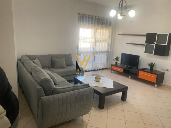 Tirane, jepet me qera apartament 1+1+Ballkon Kati 5, 68 m² 500 € (RRUGA E KAVAJES)