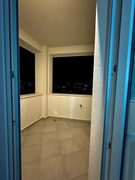 Tirane, jepet me qera apartament 1+1+Ballkon Kati 4, 72 m² 600 € (Astir (River Residence))