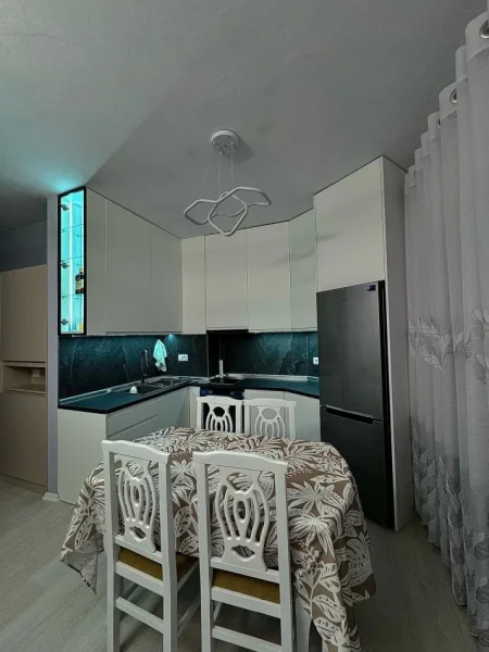 Tirane, jepet me qera apartament 1+1+Ballkon Kati 4, 72 m² 600 € (Astir (River Residence))