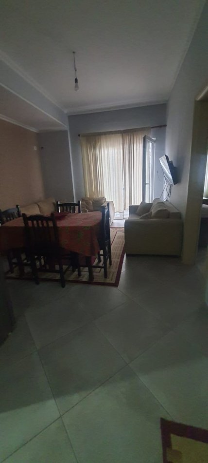 Tirane, jepet me qera apartament 1+1+Ballkon Kati 4, 60 m² 300 € (rruga Muhamed Deliu)