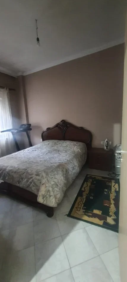 Tirane, jepet me qera apartament 1+1+Ballkon Kati 4, 60 m² 300 € (rruga Muhamed Deliu)