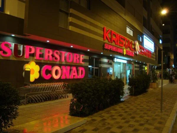 Tirane, shitet ambjent biznesi Kati 0, 187 m² 505.000 € (Komuna e Parisit)