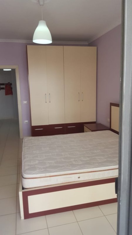 Tirane, jepet me qera apartament 1+1+Ballkon Kati 4, 70 m² 400 € (Astir)