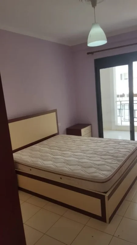 Tirane, jepet me qera apartament 1+1+Ballkon Kati 4, 70 m² 400 € (Astir)