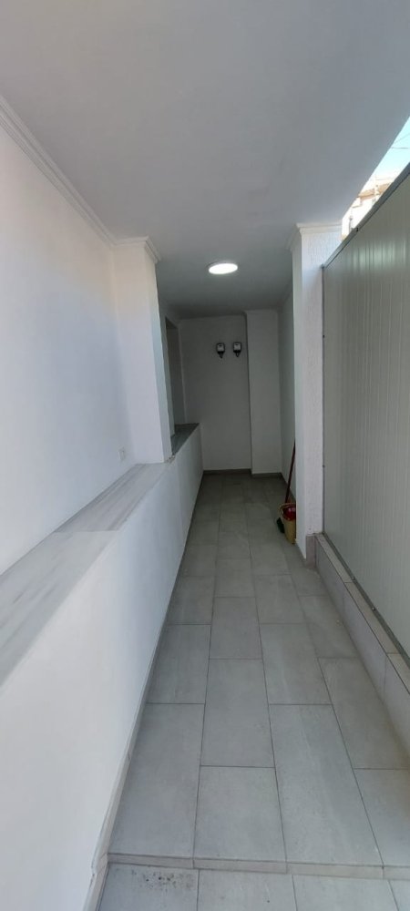 Tirane, jap me qera apartament 1+1 Kati 1, 60 m² 350 Euro (Tregu Elektrik)