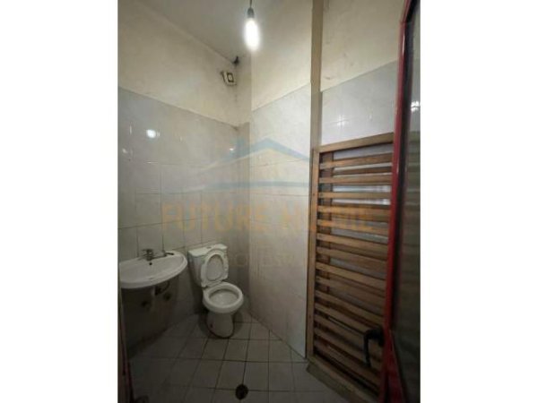 Tirane, shitet ambjent biznesi Kati 0, 28 m² 56.000 Euro (Rruga Irfan Tomini)