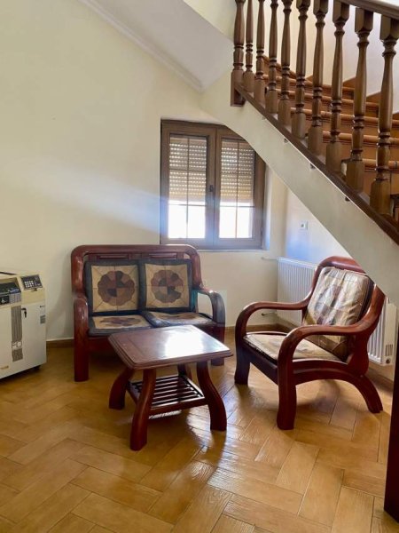 Tirane, jepet me qera apartament duplex 3+1 Kati 3, 90 m² 1.500 Euro (Sami Frasheri)