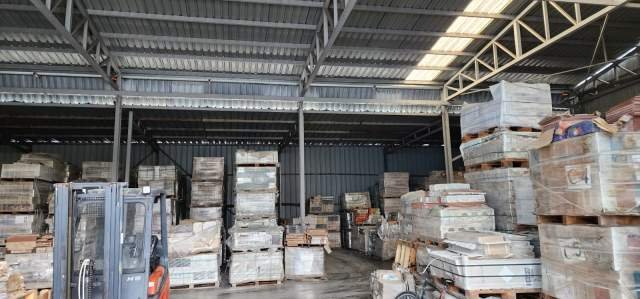 Tirane, jepet me qera magazine 1.816 m² 3.500 Euro (Autostrada Tirane-Durres)