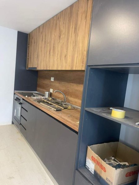 Tirane, jepet me qera apartament 100 m² 700 Euro (rruga e kavajes)