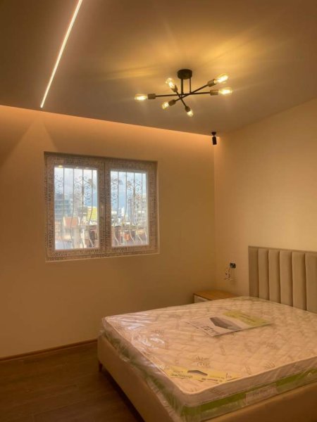 Tirane, jepet me qera apartament 100 m² 700 Euro (rruga e kavajes)