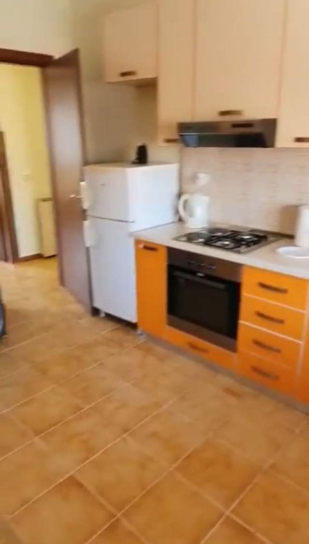 Tirane, shitet apartament 3+1+BLK Kati 4, 100 m² 130.000 Euro (Komisariati numer 2)