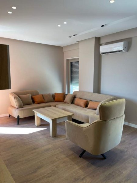 Tirane, jepet me qera apartament 1+1+BLK Kati 4, 65 m² 500 Euro (Zogu i Zi)