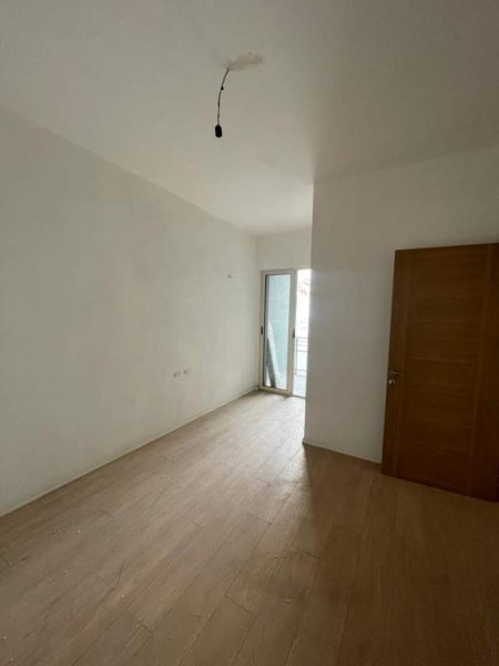 Kompleksi Golden Park shesim apartament 2+1!