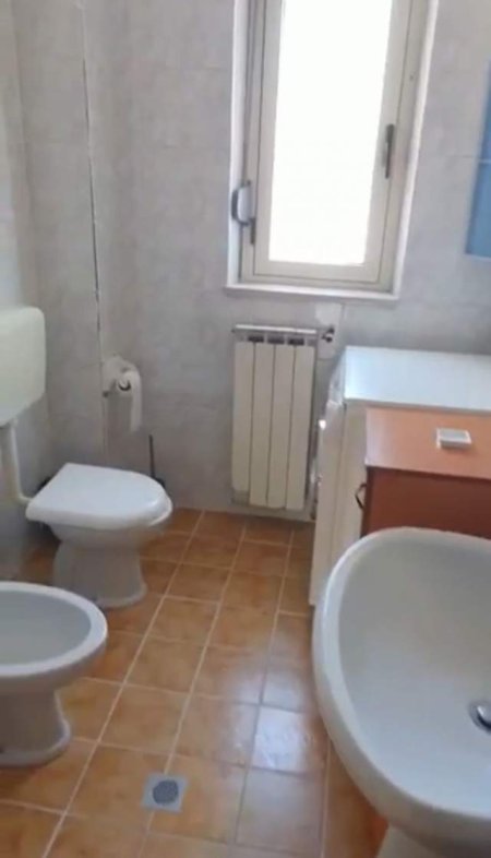 Tirane, shitet apartament 3+1+BLK Kati 4, 100 m² 130.000 Euro (Komisariati numer 2)