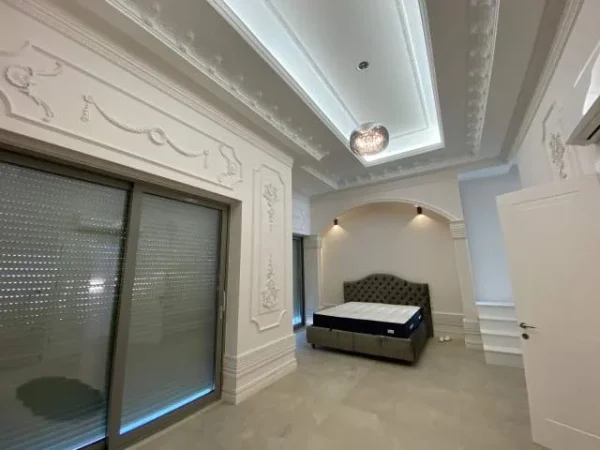 Tirane, shes Vile 2 Katshe 380 m² 830.000 Euro (Rezidenca Porta e Gjelbert)