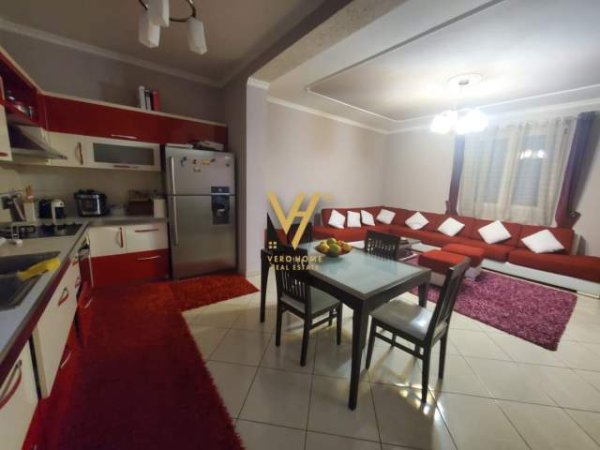 Tirane, shitet Vile 3+1+A+BLK Kati 0, 476 m² 250.000 Euro (SAUK)