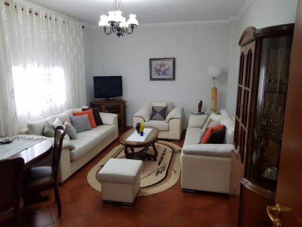 Tirane, jepet me qera apartament 2+1+A+BLK Kati 3, 100 m² 400 Euro (Blv Bajram Curri)