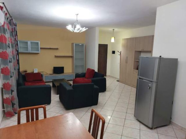 Tirane, jepet me qera apartament 2+1+BLK 115 m² 500 Euro (Garda)