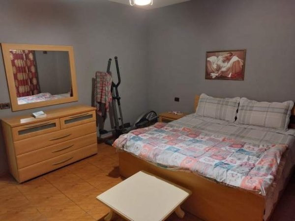 Tirane, Jepet me Qera Apartament 2+1+BLK Kati 2, 105 m² 600 Euro (Vaso Pasha)