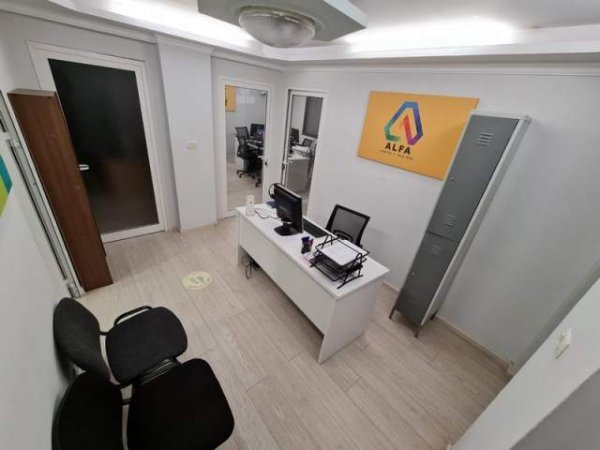 Tirane, jepet me qera zyre Kati 1, 123 m² 600 Euro (Ismail Qemali)