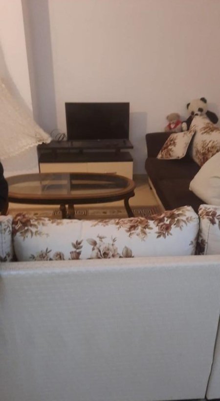 Tirane, jepet me qera apartament 2+1 Kati 3, 80 m² 350 Euro (Shkolla e Bashkuar)