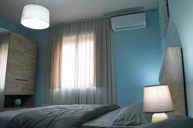 Tirane, jepet me qera apartament 1+1 Kati 3, 65 m² 350 Euro (rruga Njazi Meka)