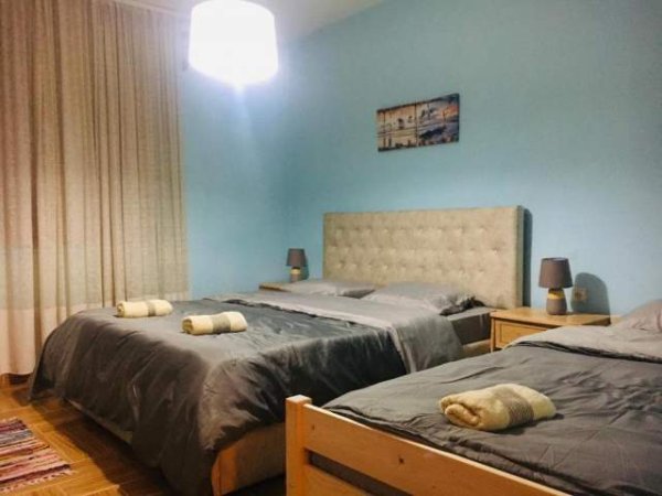 Tirane, jepet me qera apartament 1+1 Kati 3, 65 m² 350 Euro (rruga Njazi Meka)