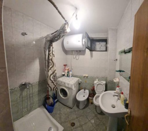Tirane, jepet me qera apartament 2+1+BLK Kati 1, 94 m² 300 Euro (kavajes)