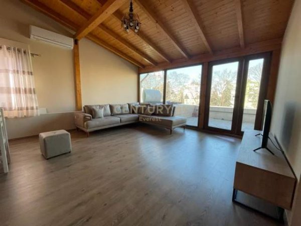 Tirane, jepet me qera apartament 2+1 Kati 4, 600 Euro (kafe roma)
