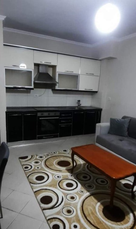 Tirane, jap me qera apartament 1+1+BLK Kati 3, 65 m² 280 Euro (besim alla)
