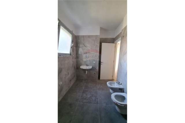 Tirane, jepet me qera apartament 2+1 Kati 1, 110 m² 380 Euro (Rruga Arkitekt Sinani)