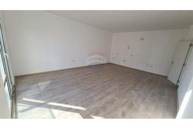 Tirane, jepet me qera apartament 2+1 Kati 1, 110 m² 380 Euro (Rruga Arkitekt Sinani)