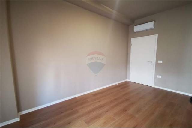 Tirane, jepet me qera apartament 93 m² 650 Euro (21 dhjetori)