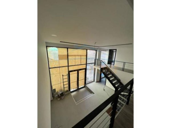 Tirane, jepet me qera zyre Kati 0, 230 m² 4.000 Euro (Qender)