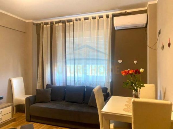 Tirane, jepet me qera apartament 1+1 Kati 4, 52 m² 500 Euro