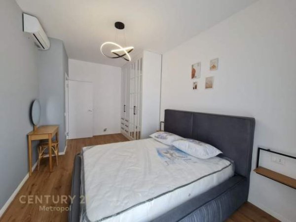 Tirane, jepet me qera apartament 2+1 Kati 10, 600 Euro (rruga e dibres)