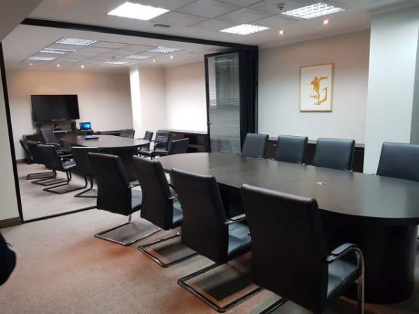 Tirane, jepet me qera ambjent biznesi Kati 4, 555 m² 8.000 Euro (Rruga e Kavajes)