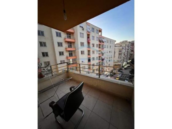 Tirane, jepet me qera 2+1+BLK Kati 5, 104 m² 350 Euro