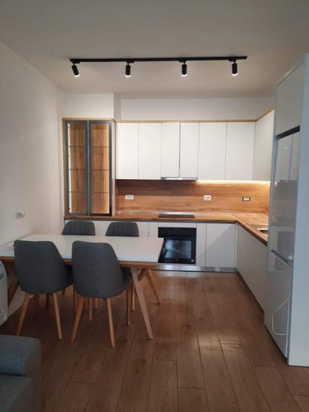 Tirane, jepet me qera apartament 2+1+BLK Kati 8, 105 m² 400 Euro (Rruga 3 Deshmoret)