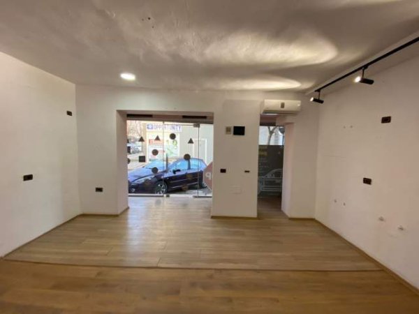 Tirane, jepet me qera ambjent biznesi Kati 0, 37 m² 350 Euro (Rruga e Dibres)