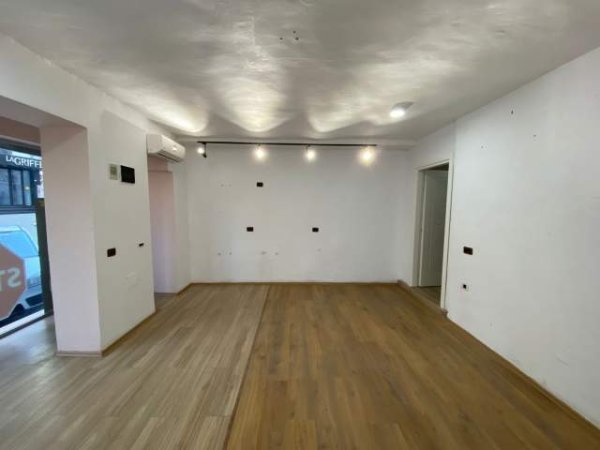 Tirane, jepet me qera ambjent biznesi Kati 0, 37 m² 350 Euro (Rruga e Dibres)