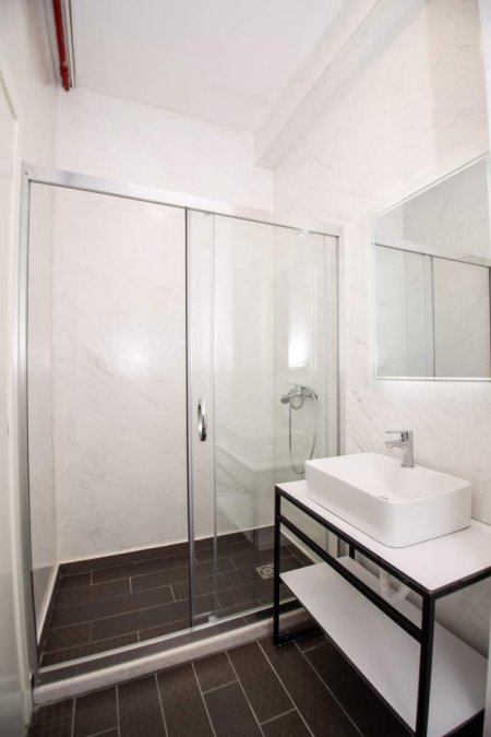 ApartHotel Folè Tirane, jep me qera apartament Single Room (22 m²) 20 Euro (Rruga 29 Nentori Laprake)