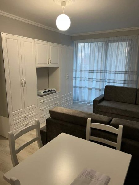 Tirane, jepet me qera garsonier 1+1 Kati 5, 45 m² 300 Euro (Pallatet Turdiu)