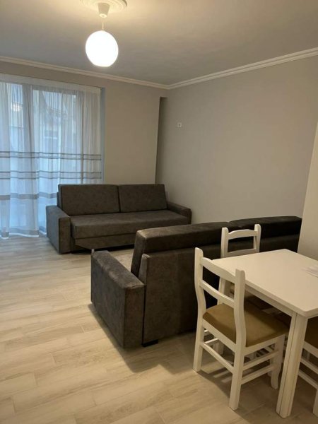 Tirane, jepet me qera garsonier 1+1 Kati 5, 45 m² 300 Euro (Pallatet Turdiu)